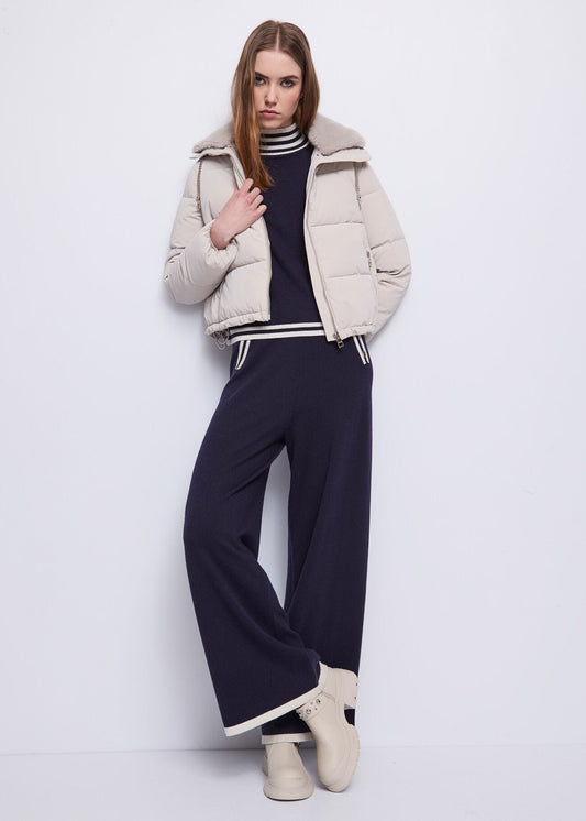 Piumino corto da donna con cappuccio e coulisse a catena - art. 521BD35009 - Gaudi Autunno Inverno 2025/26 Donna