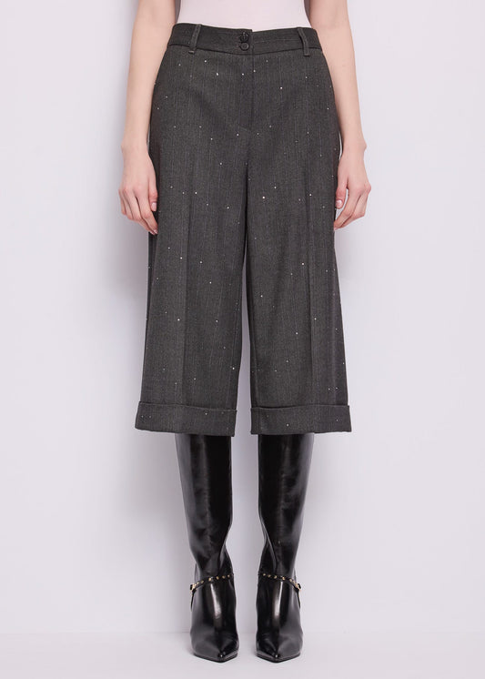 Pantaloni da donna con piega e risvolto