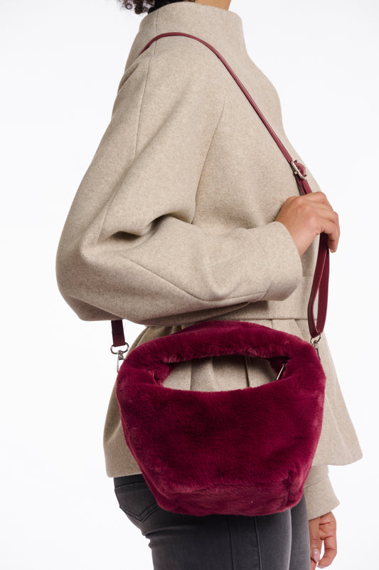 Borsa a tracolla piccola in pelliccia sintetica  Cheryl Rino & Pelle Autunno Inverno 2025/26 Sugar plum