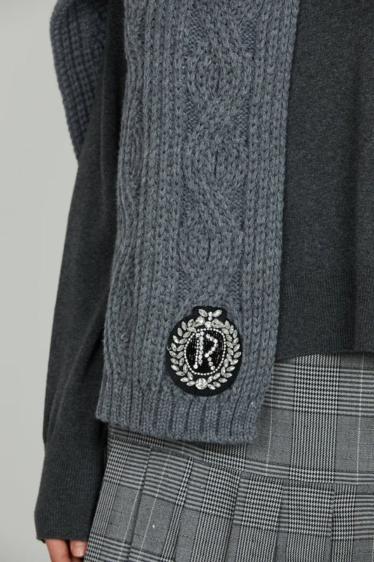 Sciarpa VARULO lavorazione trecce più patch logo con pietre art. RDA2508069028 Donna Relish Autunno Inverno 2025/2026