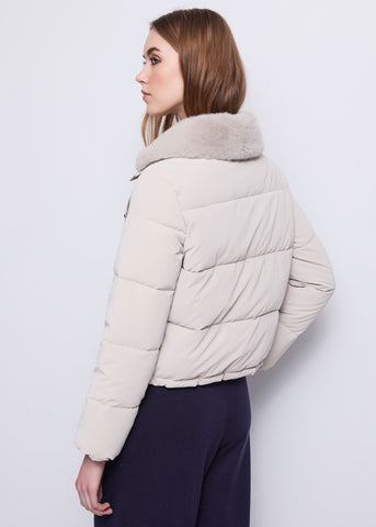 Piumino corto da donna con cappuccio e coulisse a catena - art. 521BD35009 - Gaudi Autunno Inverno 2025/26 Donna