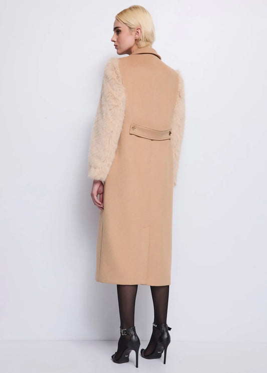 Cappotto monopetto con maniche in eco pelliccia- art. 521DD35008 - Denny Rose Autunno Inverno 2025/26