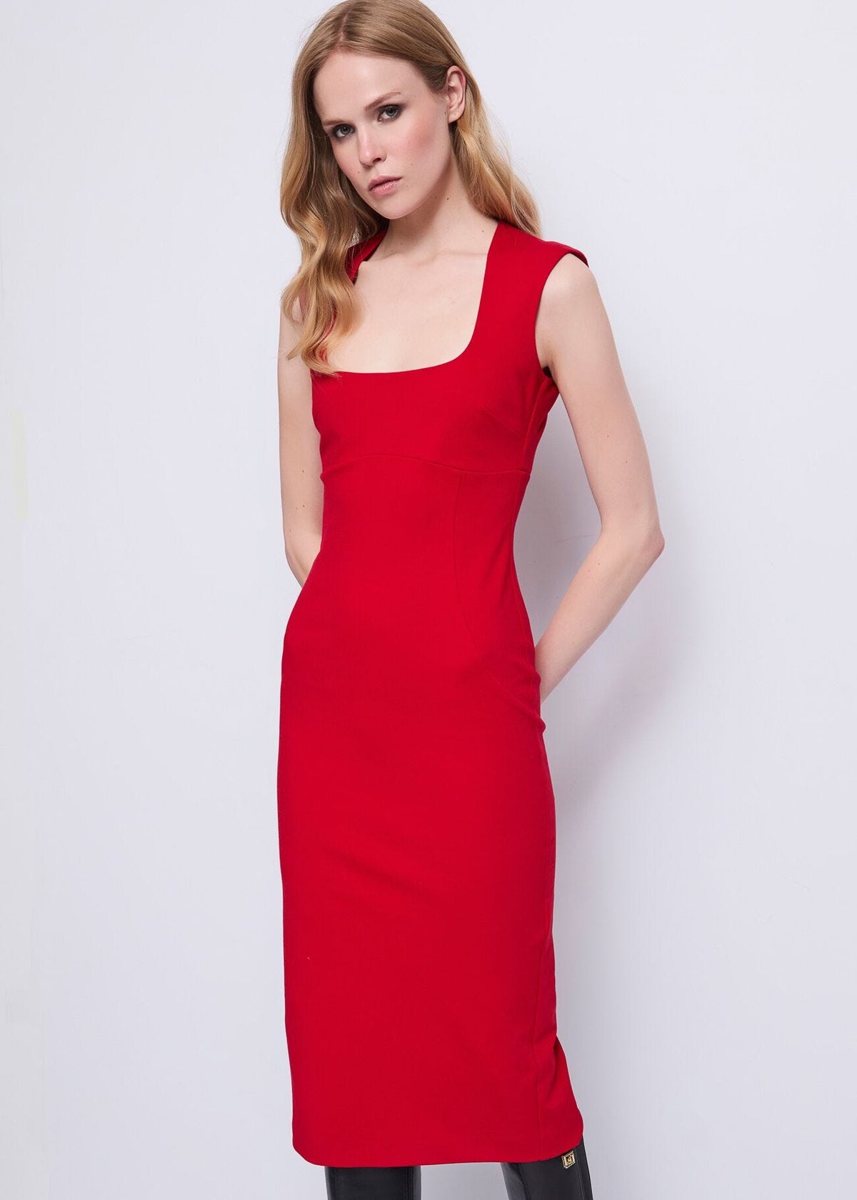 Abito rosso da donna con scollatura quadrata - art. 521FD14004 - Gaudi Autunno Inverno 2025/26 Donna