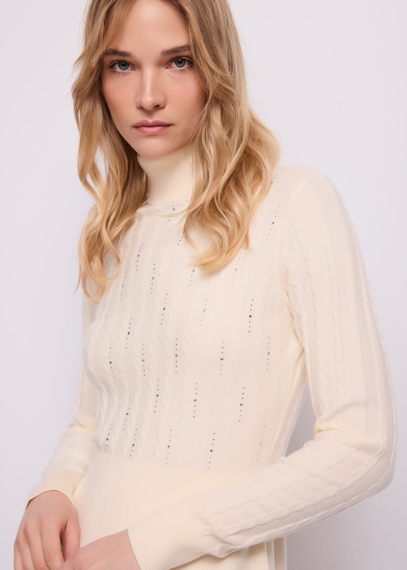 Abito da donna in maglia con strass