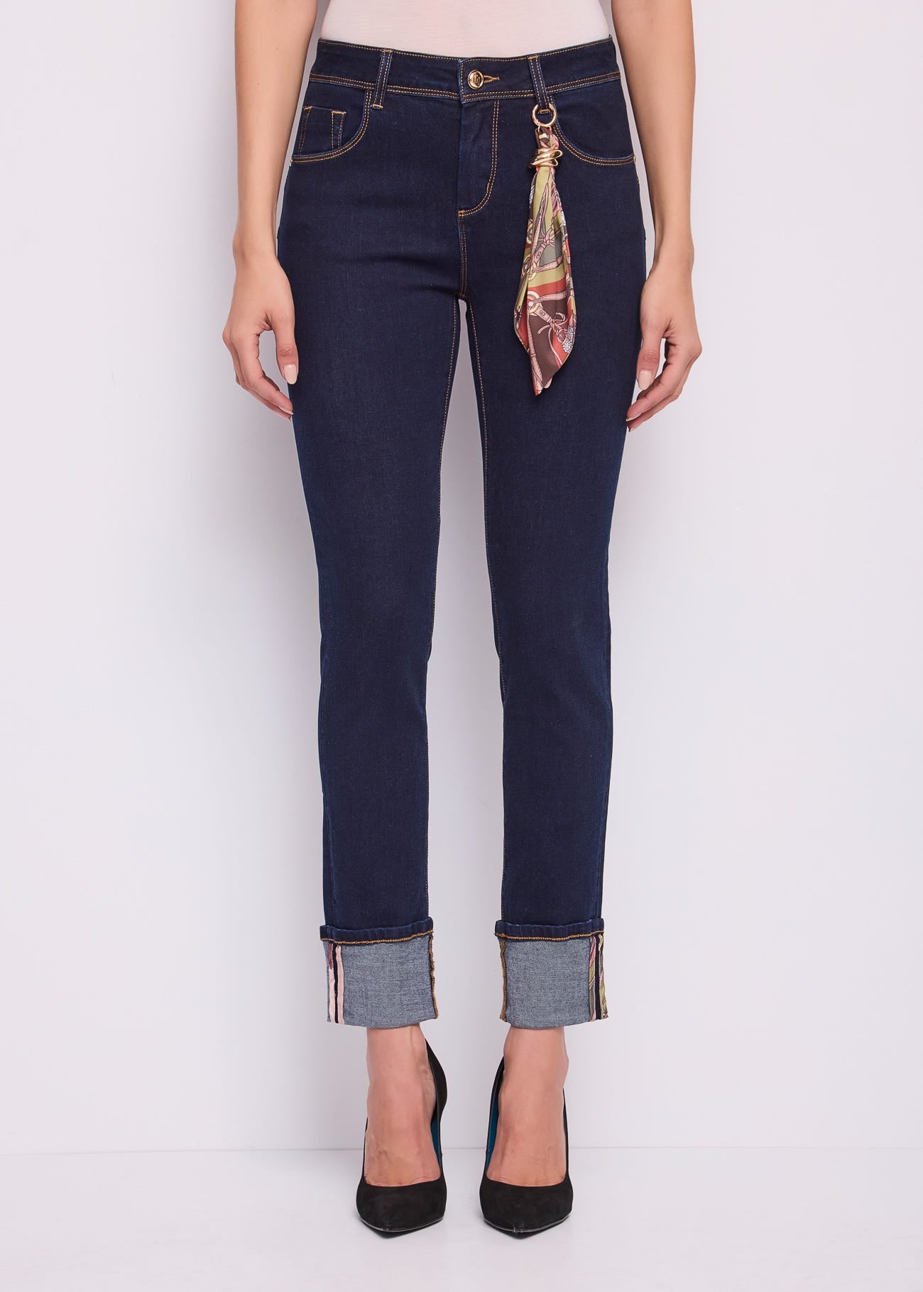 Jeans skinny da donna con foulard