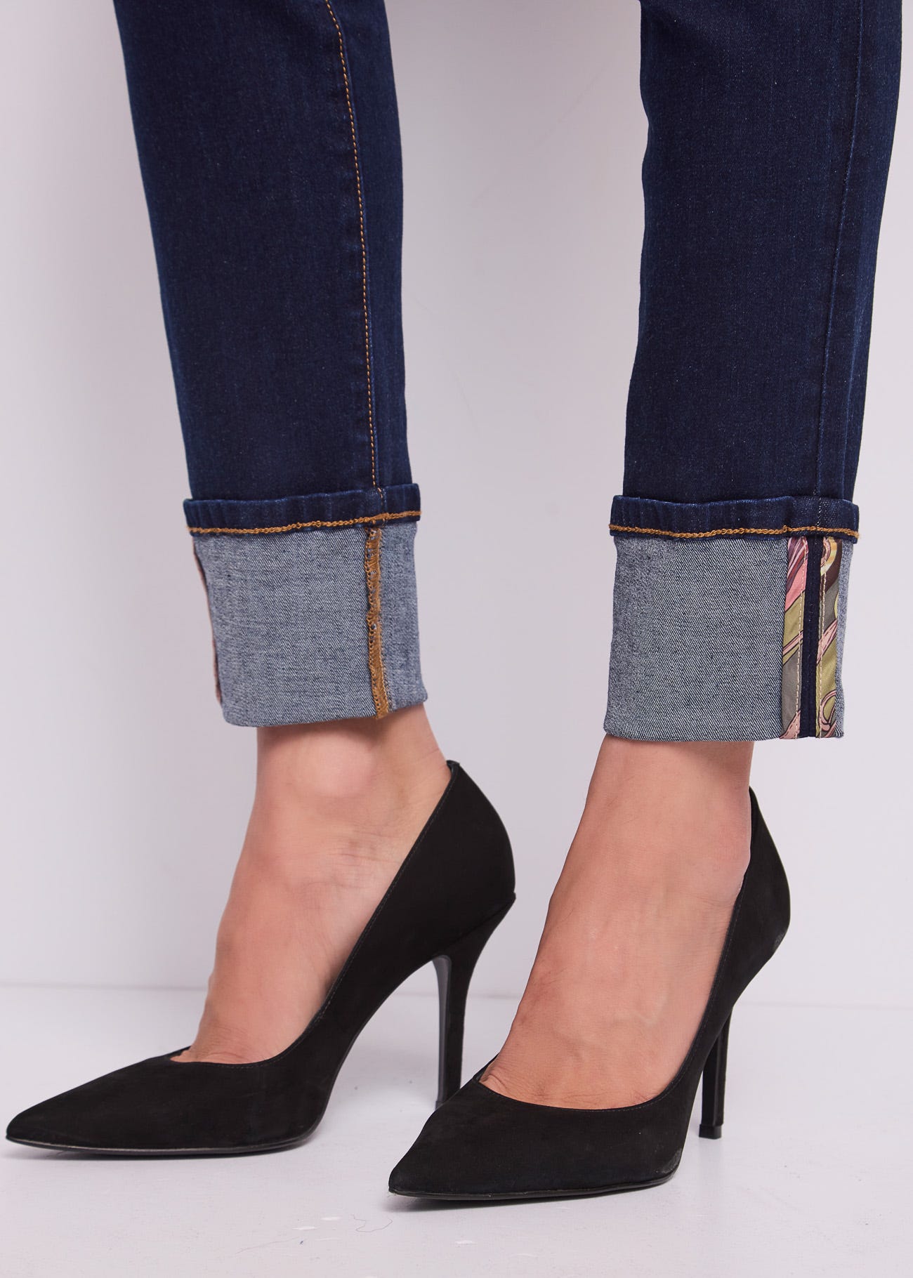 Jeans skinny da donna con foulard