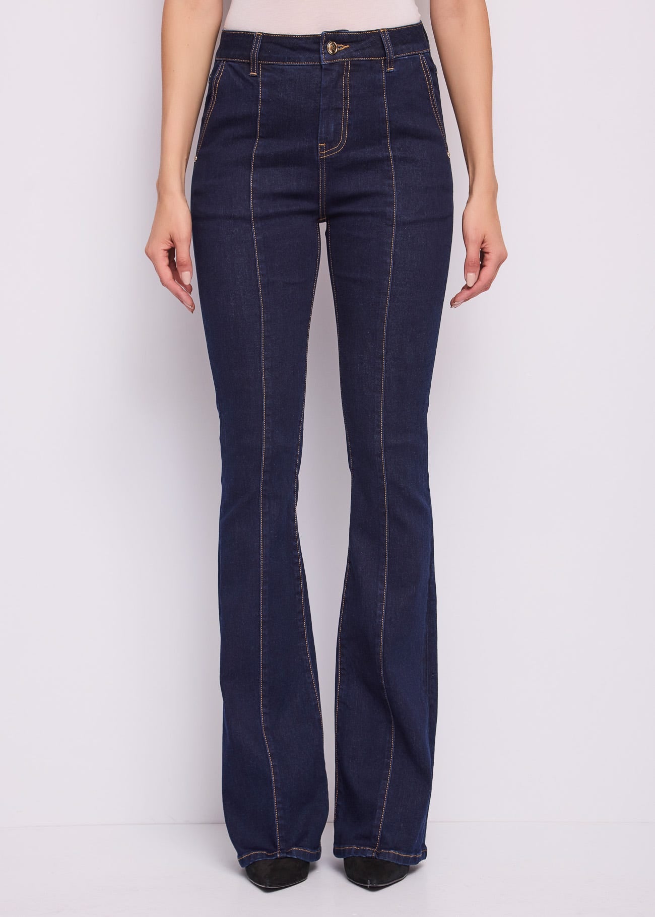 Jeans flare da donna con piega