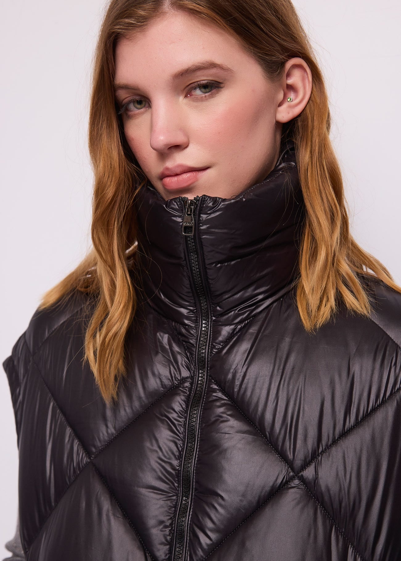 Gilet nero da donna in nylon trapuntato