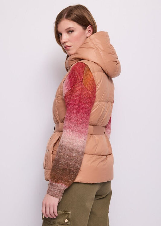 Gilet marrone da donna in nylon con cintura - dettaglio