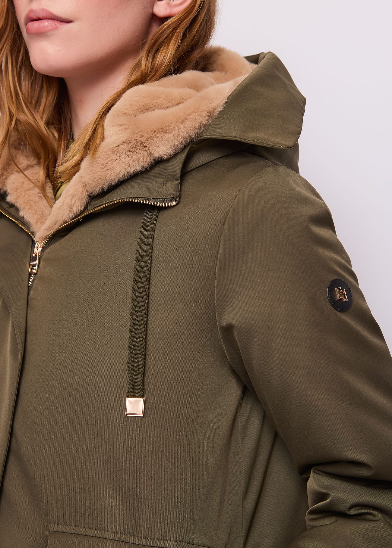 Parka da donna con pelliccia sintetica