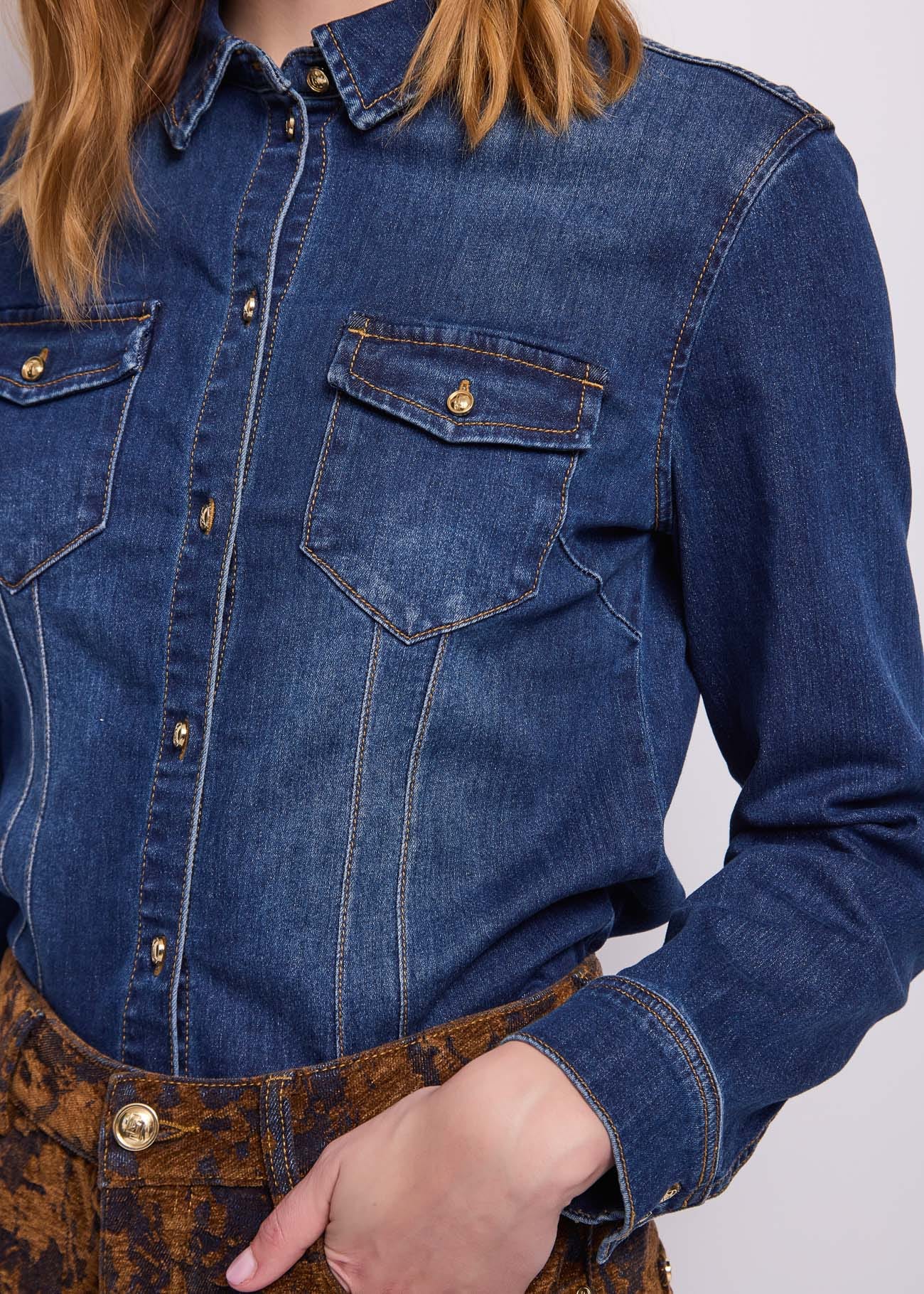 Camicia da donna in denim elasticizzato