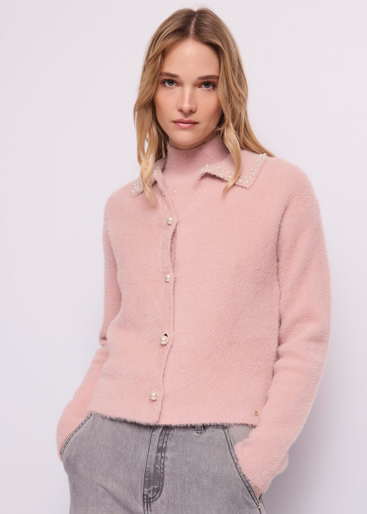 Cardigan rosa da donna con perle