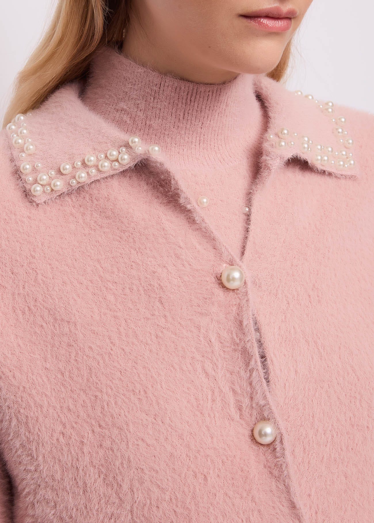 Cardigan rosa da donna con perle