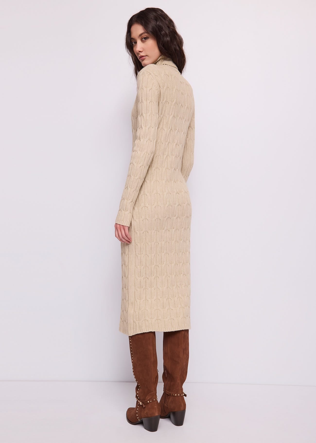 Abito midi da donna con collo dolcevita