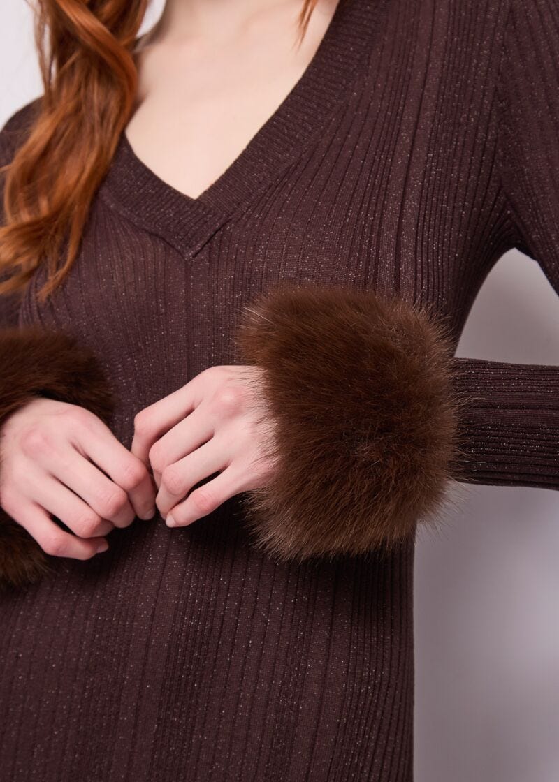 Abito da donna con scollo a V - dettaglio 2