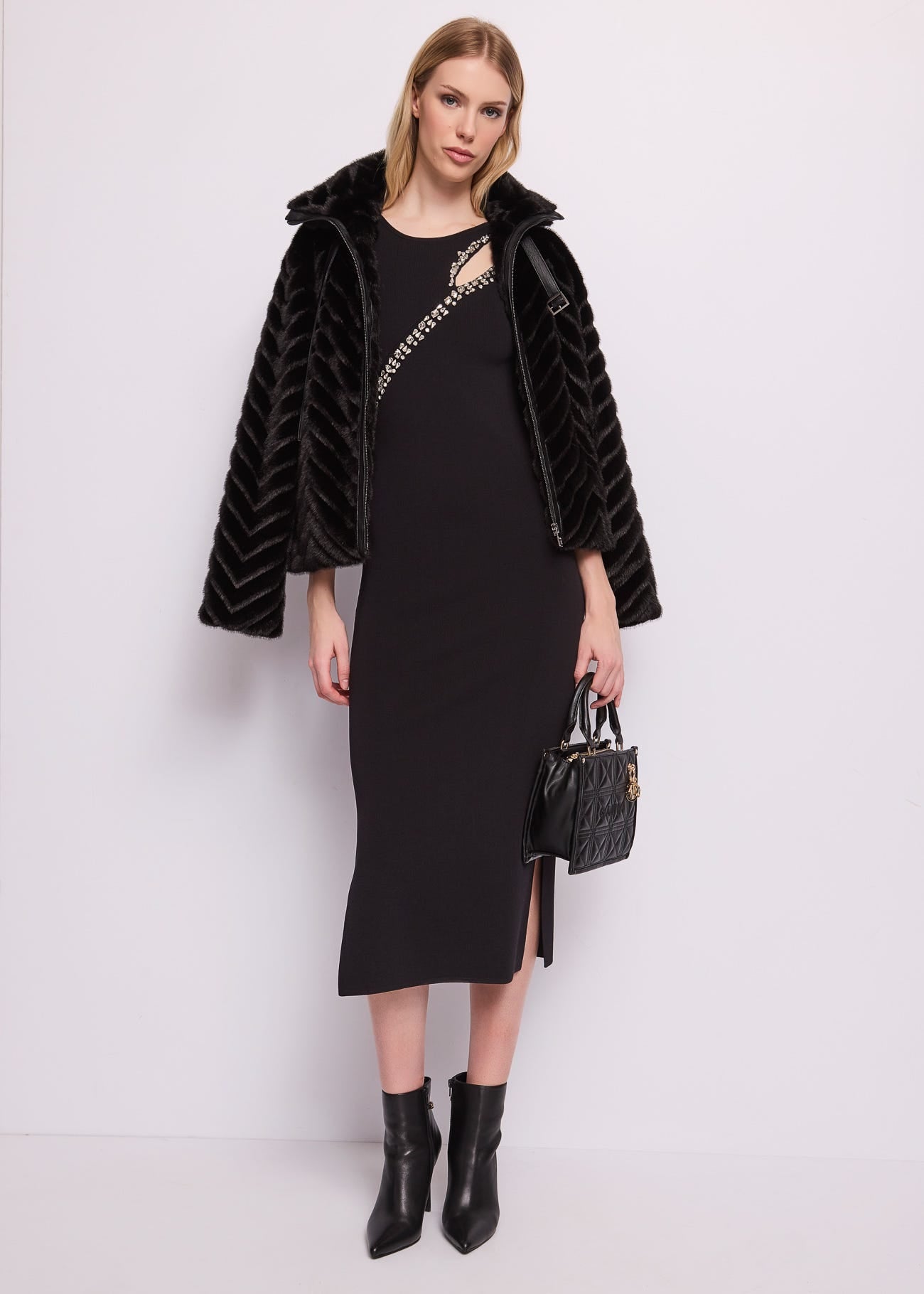 Abito da donna con motivo cut-out