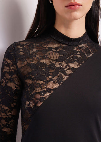 Abito corto da donna con collo alto
