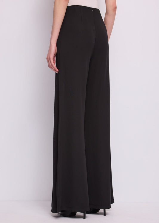 Pantaloni flare da donna con piega