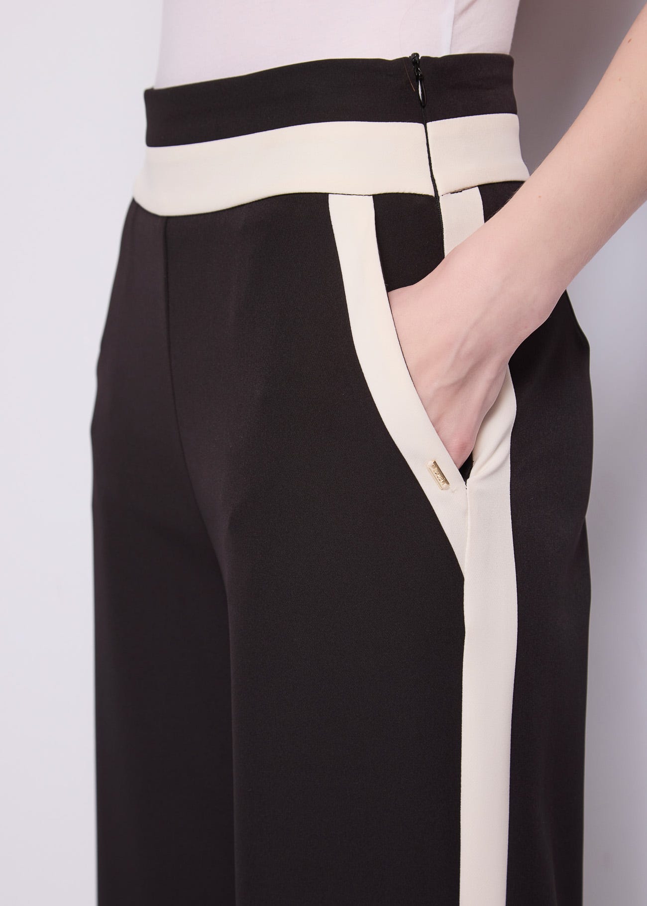 Pantaloni da donna in tessuto tecnico