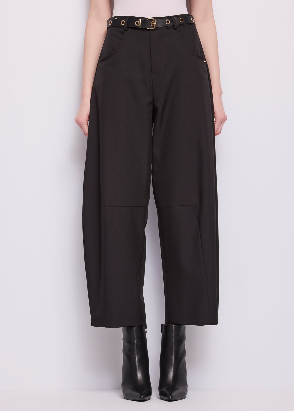 Pantaloni cropped da donna con cintura
