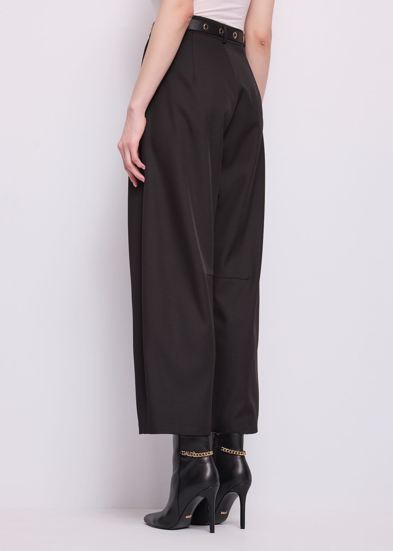 Pantaloni cropped da donna con cintura