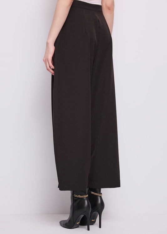 Pantaloni da donna con piega e tasche