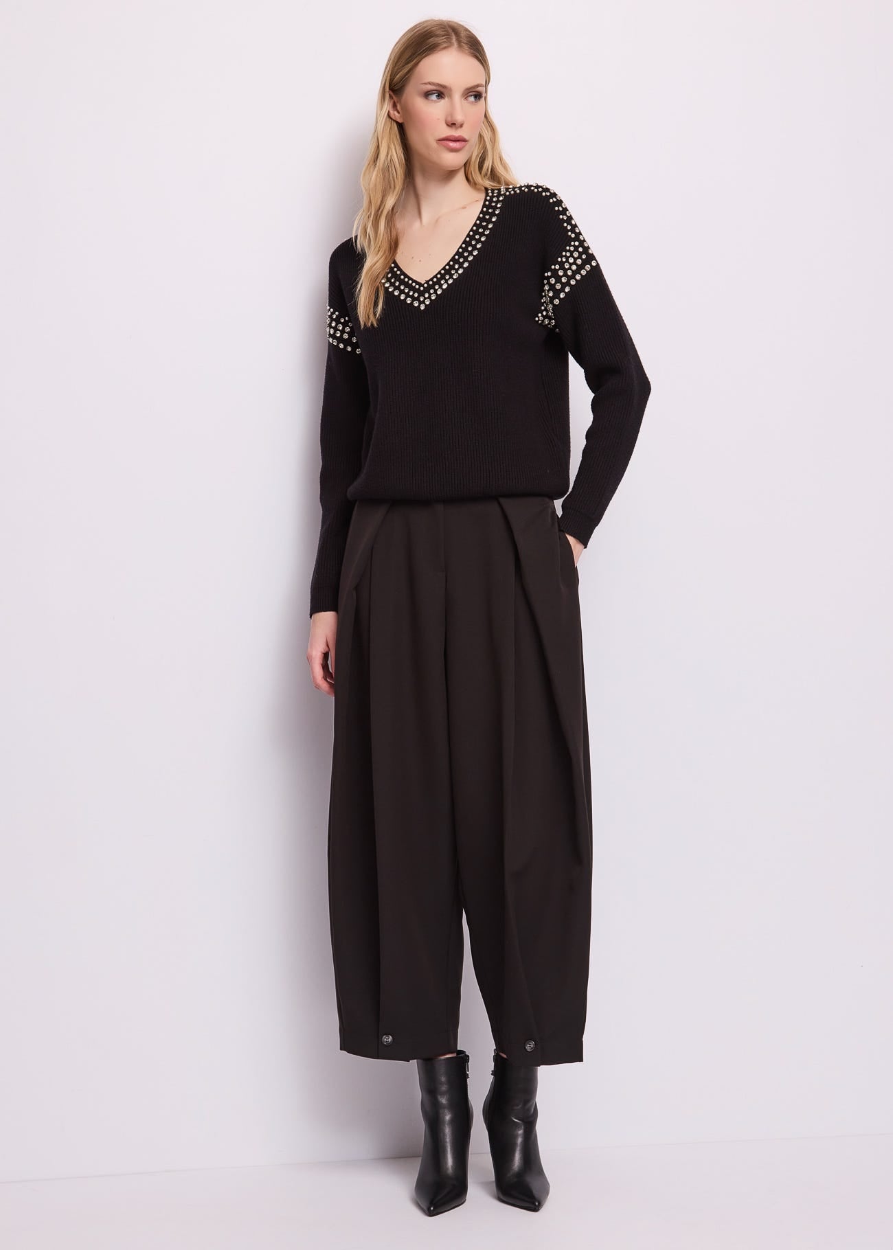 Pantaloni da donna con piega e tasche