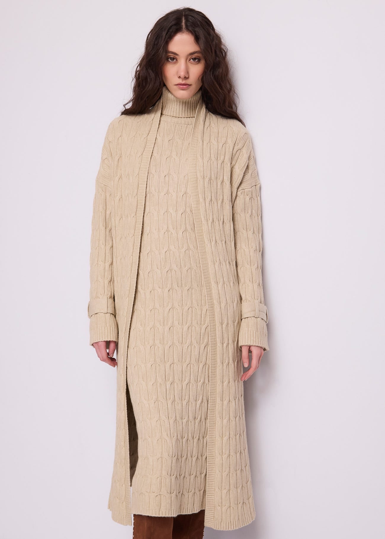 Cardigan da donna in maglia a trecce