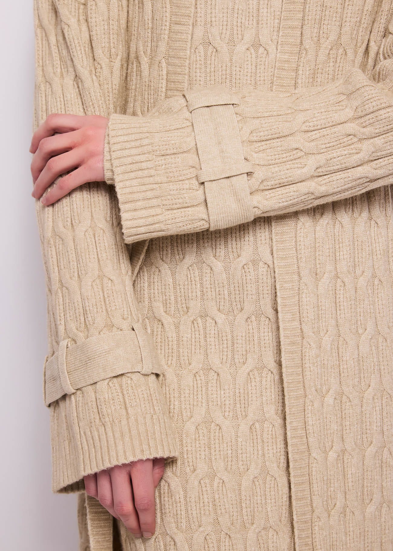 Cardigan da donna in maglia a trecce