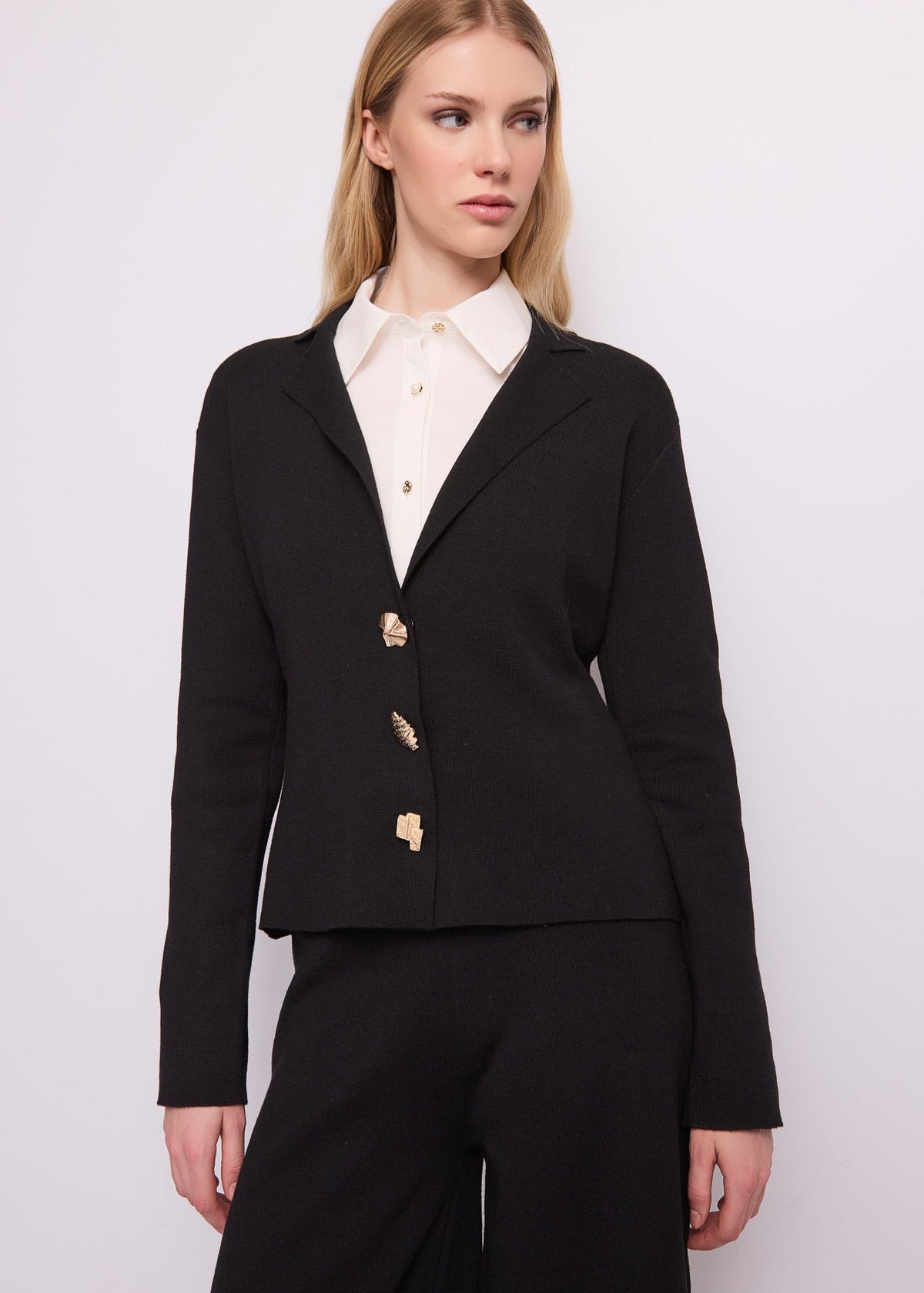 Giacca da donna con revers e bottoni