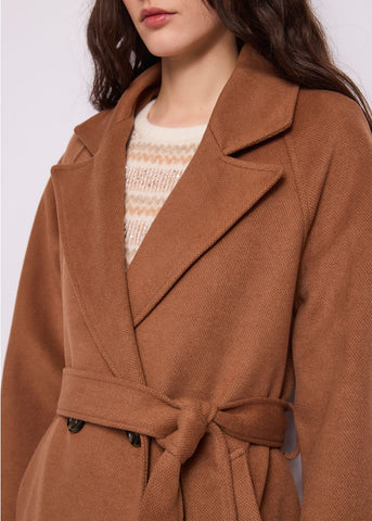 Cappotto doppiopetto da donna con revers e cintura