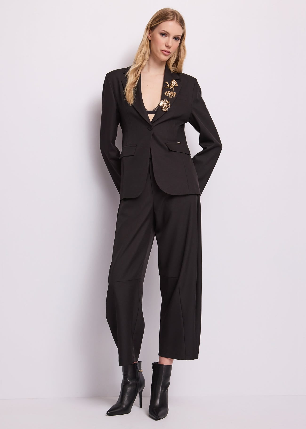 Blazer monopetto da donna con spille