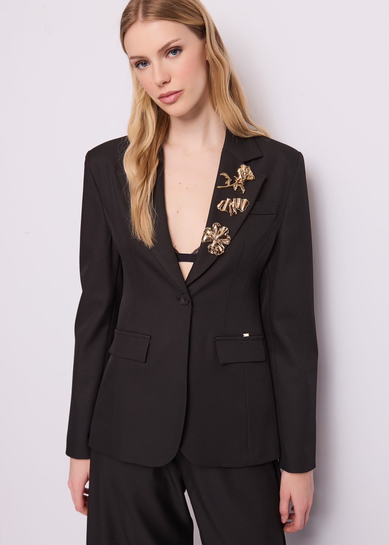 Blazer monopetto da donna con spille