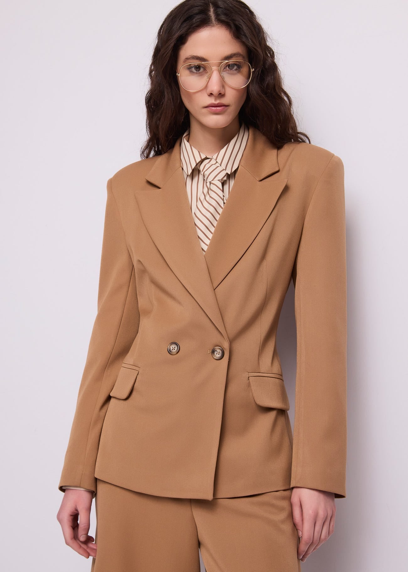 Blazer da donna con revers e laccetti
