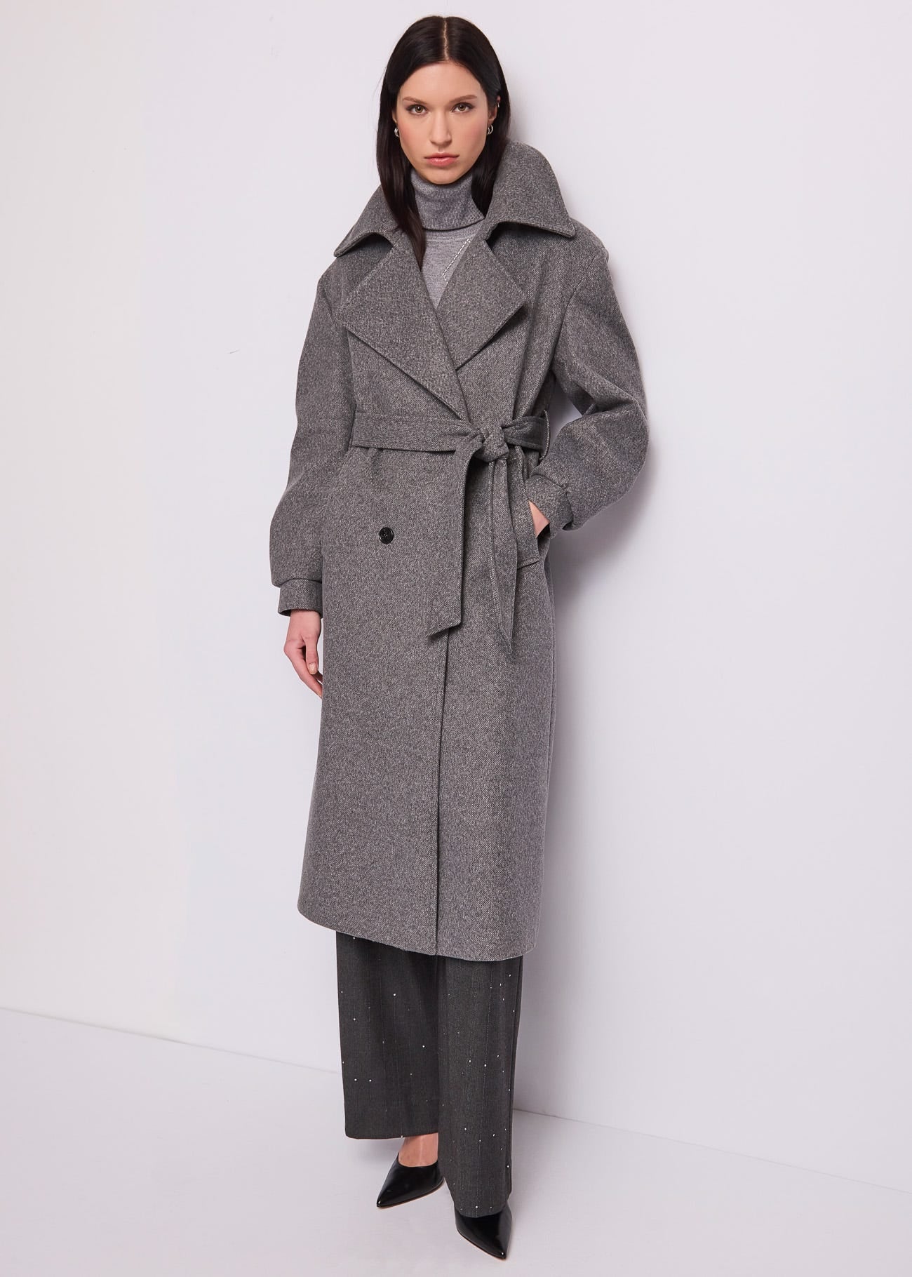 Cappotto da donna con revers e cintura