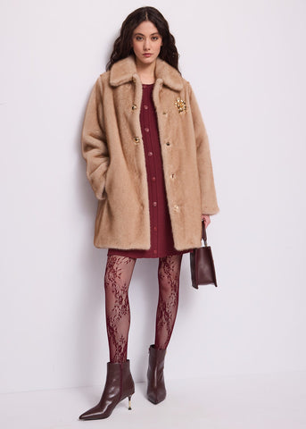 Cappotto da donna con spilla
