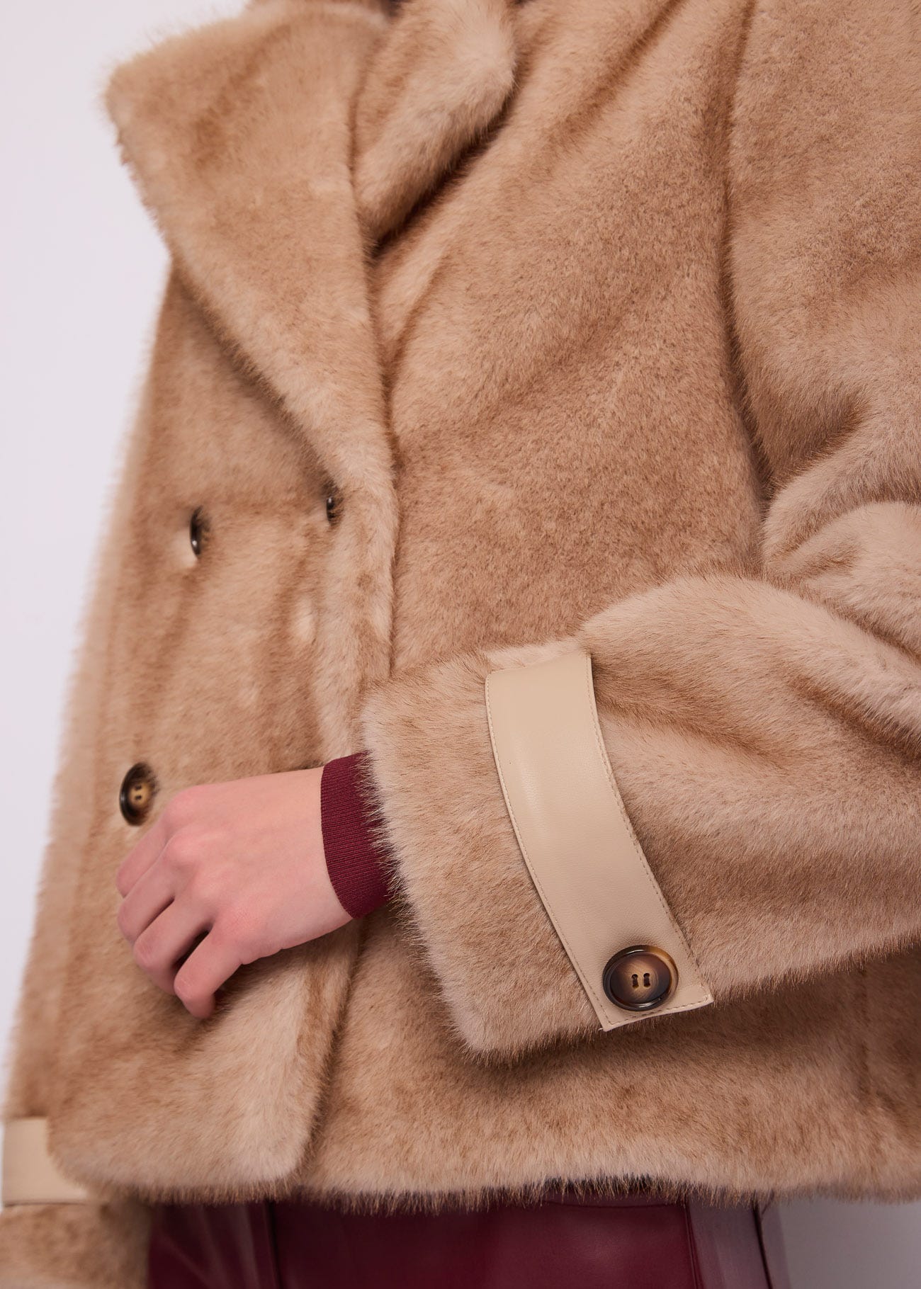 Peacoat doppiopetto da donna con revers