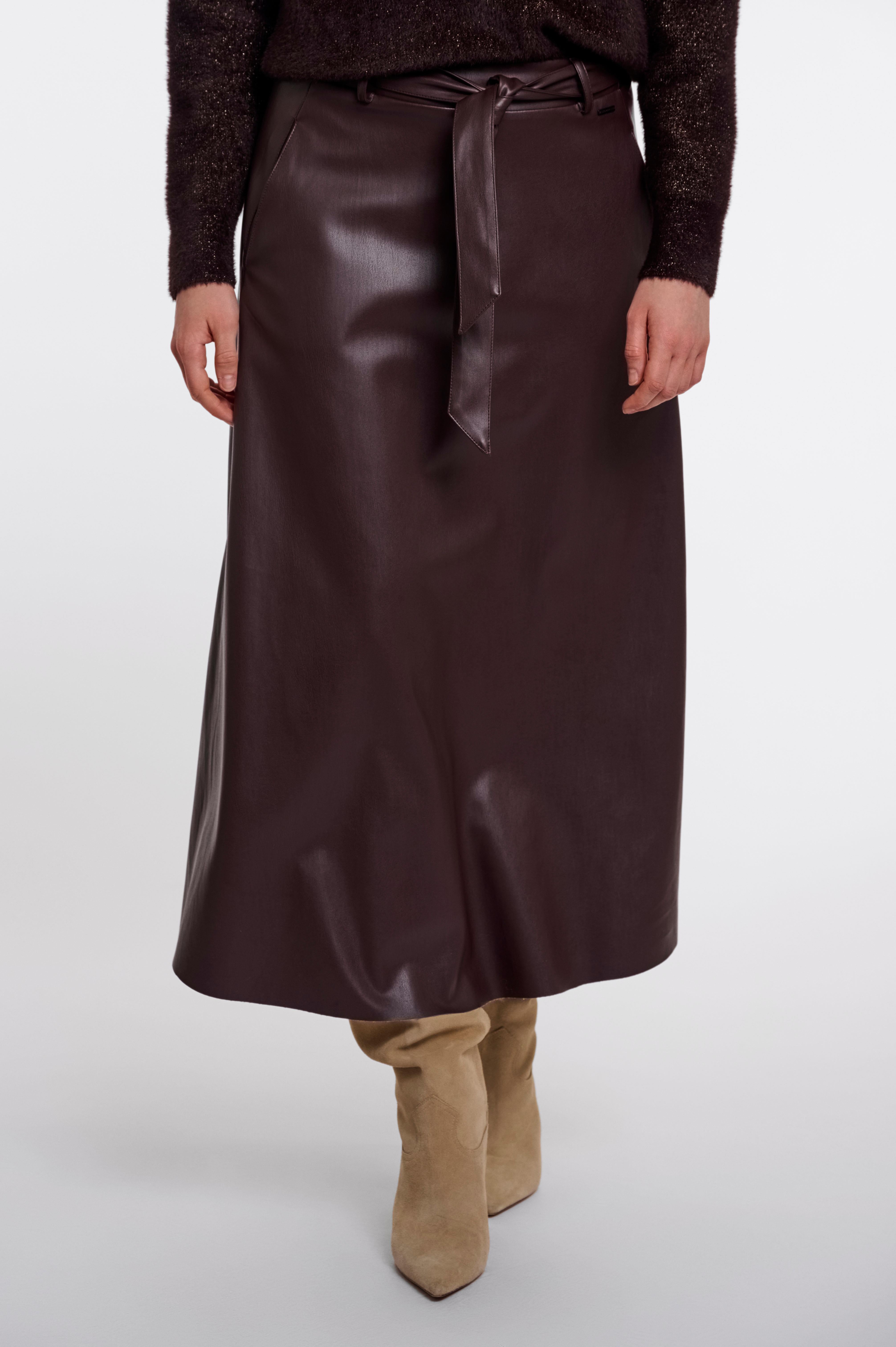 Gonna donna art. Chelsea Rino & Pelle Fudge cloak