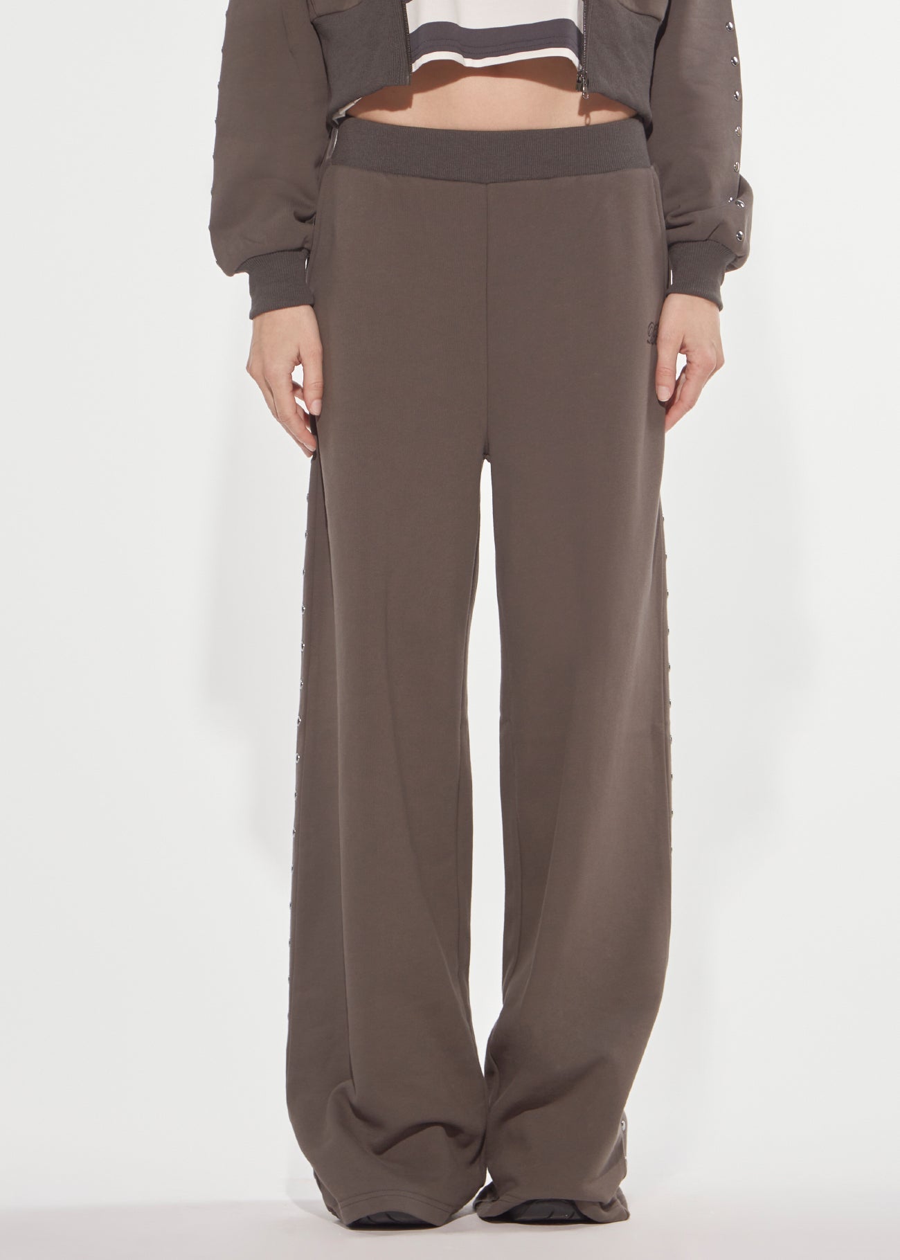 Pantalone felpa borchie Denny Rose 621DD24007