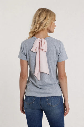 T-Shirt ANGELYNA maniche corte con applicazioni pietre più goccia sulla schiena più fiocco in georgette art. RDP2601033001 Donna Relish Primavera Estate 2026