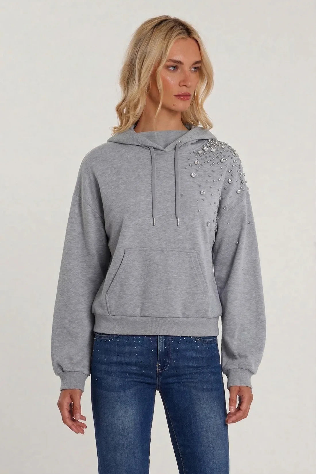 Felpa JOLIE maniche lunghe con arricciatura più cappuccio con coulisse più applicazioni pietre più tasca marsupio art. RDP2601033006 Donna Relish Primavera Estate 2026