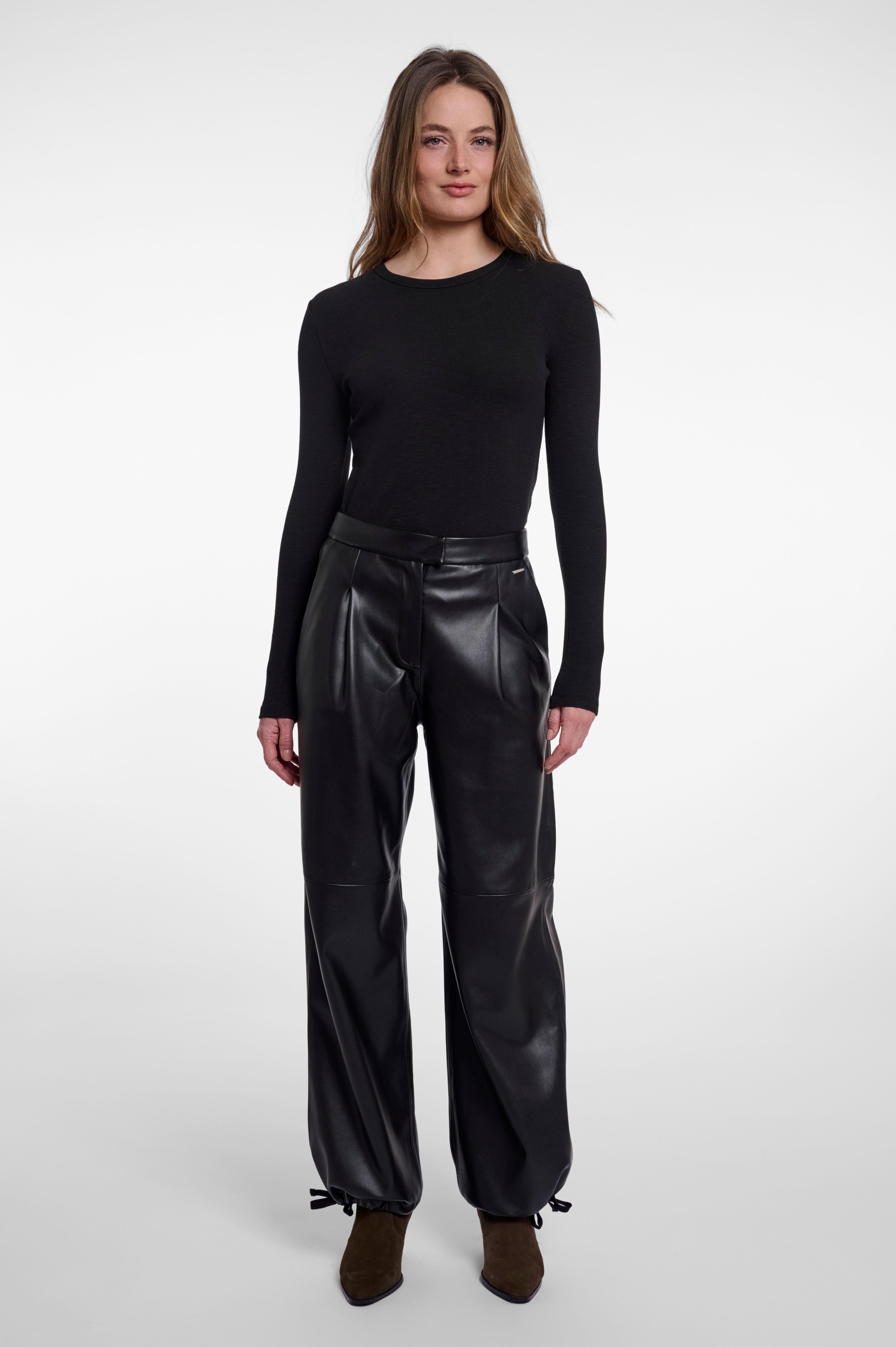 Pantaloni donna art. Khaoula short Rino & Pelle Black