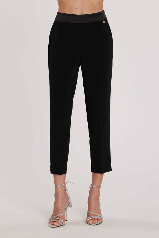 Pantalone NANTES_C vita alta con tasche Capri baschina in raso art. RCP2607006002 Donna Relish Primavera Estate 2026