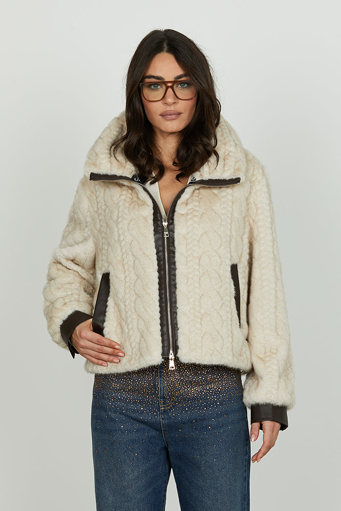 Pelliccia THIMOTYN eco manica lunga con lavorazione trecce più inserti ecopelle più zip art. RDA2505009025 Donna Relish Autunno Inverno 2025/2026