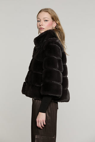 Pelliccia MARILA eco manica lunga con polsi costina + bott.gioiello - RDA2605009010 - Relish Autunno/Inverno 2026