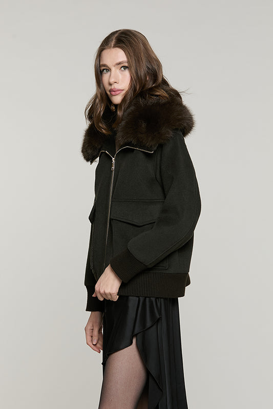 Cappotto SAEZ corto manica lunga con bordi costa con ts + patte + zip + collo ecopelliccia staccabile - RDA2605112016 - Relish Autunno/Inverno 2026