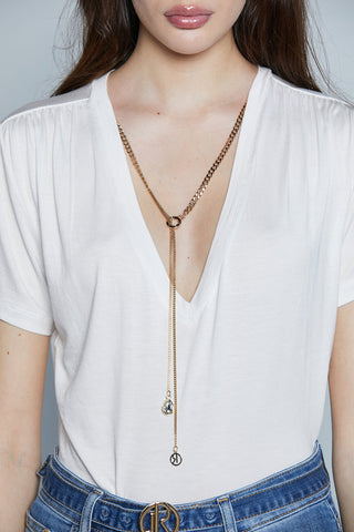 T-Shirt REUS M/M Scollo V con Collana più Logo più Cabochon art. RDP2501034005 Donna Relish Primavera Estate 2025