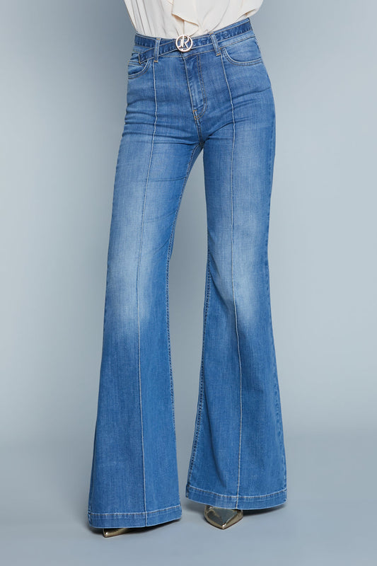 Jeans TRACY_B Vita Alta con Cintura più Fibbia Logo 5 Ts con Impunture Zampa Denim art. RDP2507016042 Donna Relish Primavera Estate 2025
