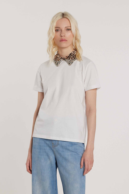 T-Shirt ARLETTI maniche corte con risvolto più colletto animalier più applicazioni gioiello più goccia art. RDP2601089013 Donna Relish Primavera Estate 2026