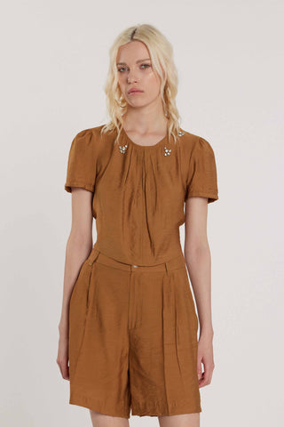 Blusa DEMARTY corta maniche corte con applicazioni gioiello più pieghe più oblò sulla schiena più coulisse art. RDP2603054052 Donna Relish Primavera Estate 2026